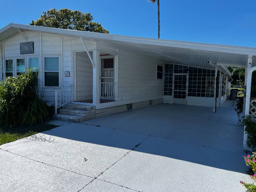 33 Marina Drive a Winter Haven, FL Mobile or Manufactured Home for Sale