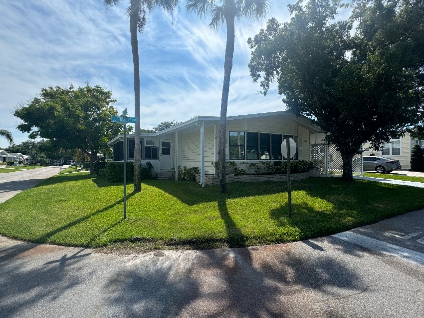 5609 Queensbury Blvd a Sarasota, FL Mobile or Manufactured Home for Sale