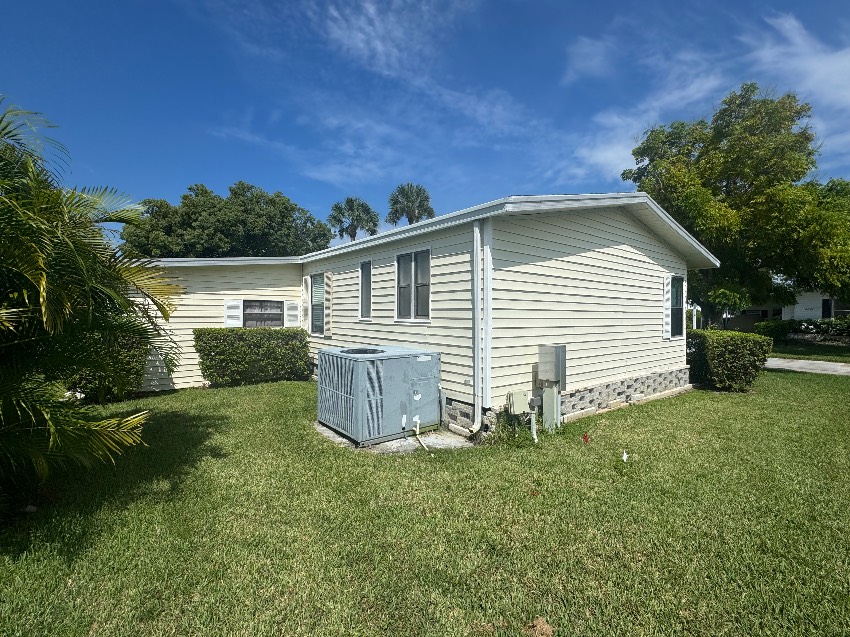 5609 Queensbury Blvd a Sarasota, FL Mobile or Manufactured Home for Sale