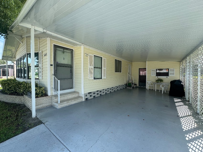 5609 Queensbury Blvd a Sarasota, FL Mobile or Manufactured Home for Sale