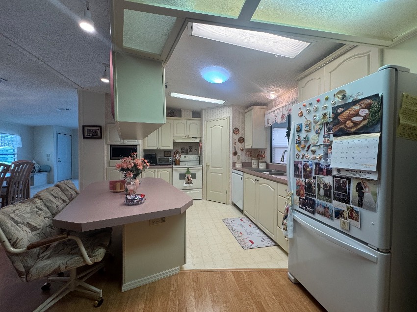 5609 Queensbury Blvd a Sarasota, FL Mobile or Manufactured Home for Sale