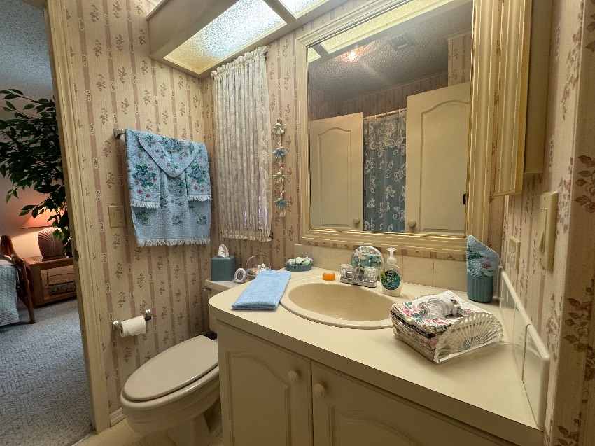 5609 Queensbury Blvd a Sarasota, FL Mobile or Manufactured Home for Sale