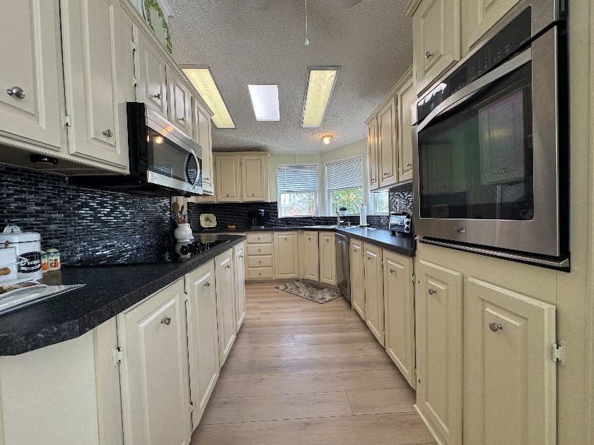 6419 Wakefield Ln a Sarasota, FL Mobile or Manufactured Home for Sale