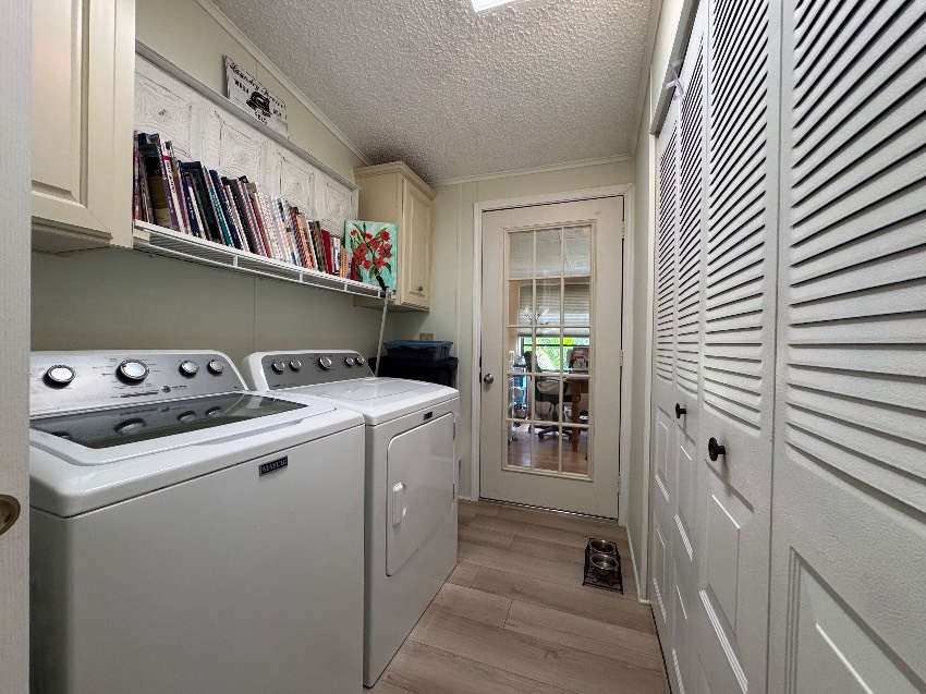 6419 Wakefield Ln a Sarasota, FL Mobile or Manufactured Home for Sale