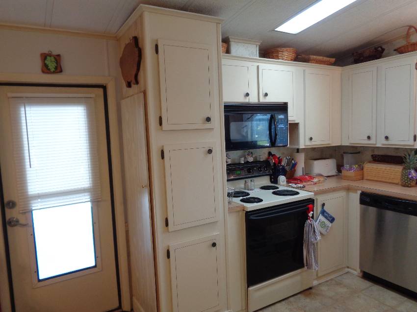 300 Queen Mary Loop a Lakeland, FL Mobile or Manufactured Home for Sale