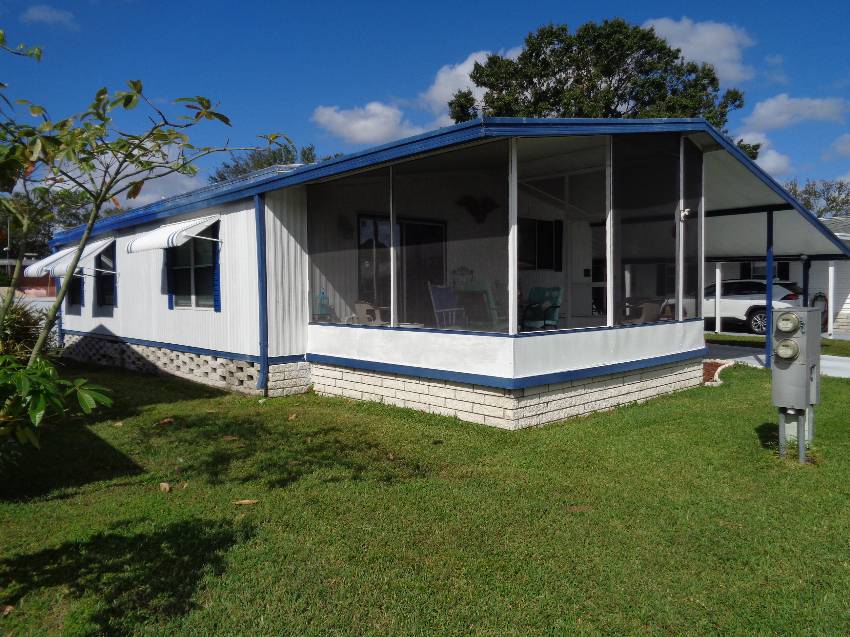 300 Queen Mary Loop a Lakeland, FL Mobile or Manufactured Home for Sale