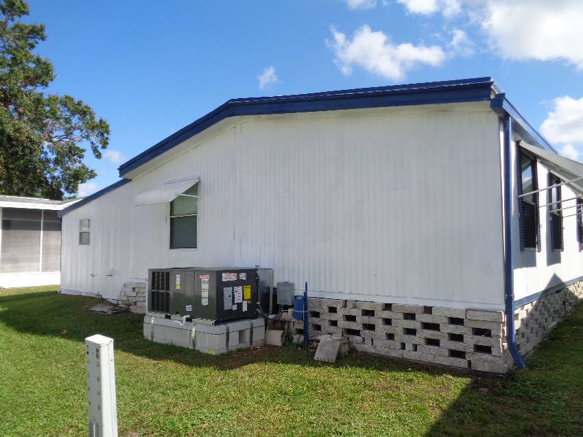 300 Queen Mary Loop a Lakeland, FL Mobile or Manufactured Home for Sale