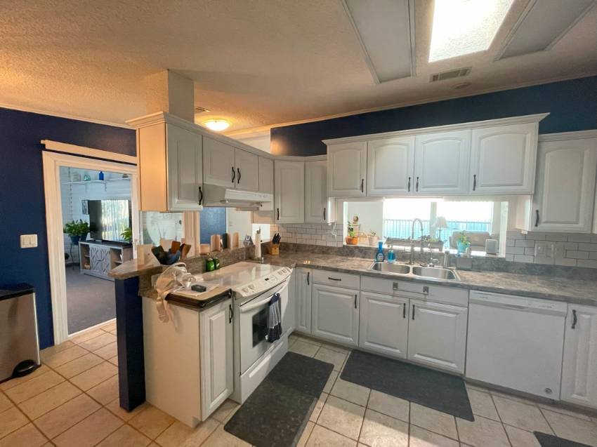 922 Laquinta Blvd a Winter Haven, FL Mobile or Manufactured Home for Sale