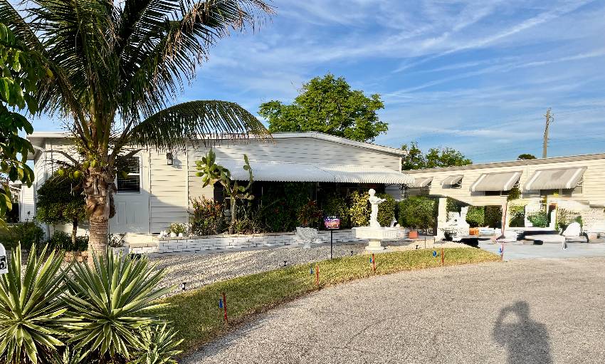 985 Antigua a Venice, FL Mobile or Manufactured Home for Sale