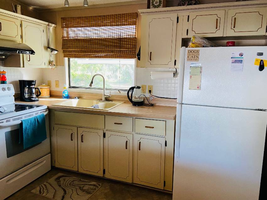 2861s. Crystal Lake Drive a Avon Park, FL Mobile or Manufactured Home for Sale