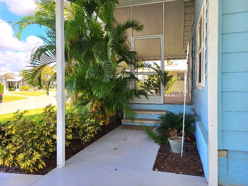 5721 Camelford Drive a Sarasota, FL Mobile or Manufactured Home for Sale