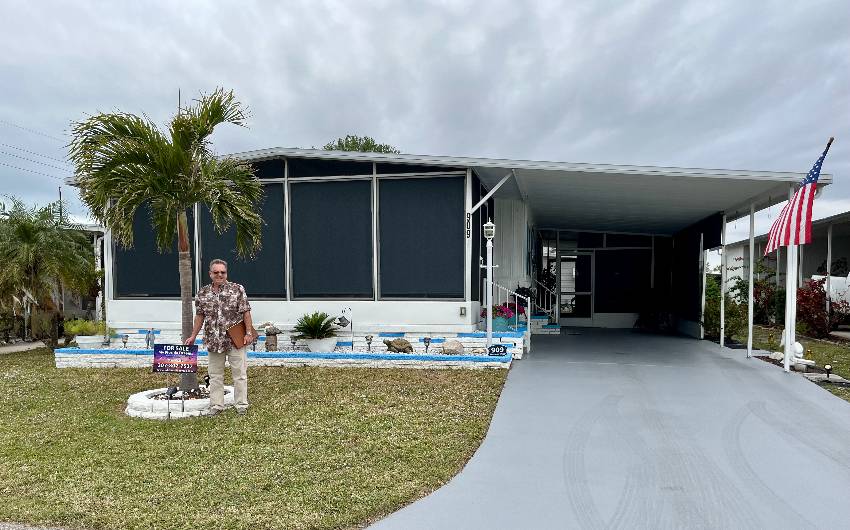 909 Montego a Venice, FL Mobile or Manufactured Home for Sale