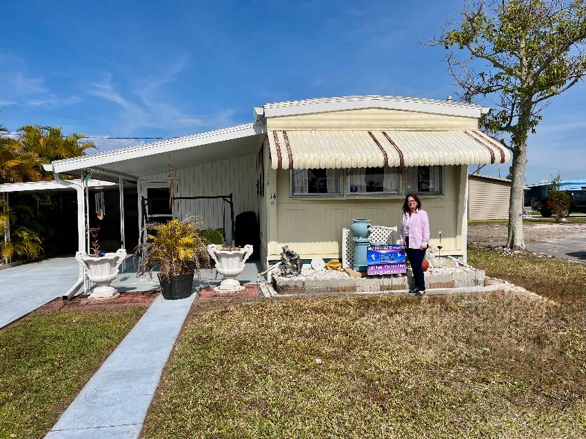 14 Imperial Ave a Palmetto, FL Mobile or Manufactured Home for Sale