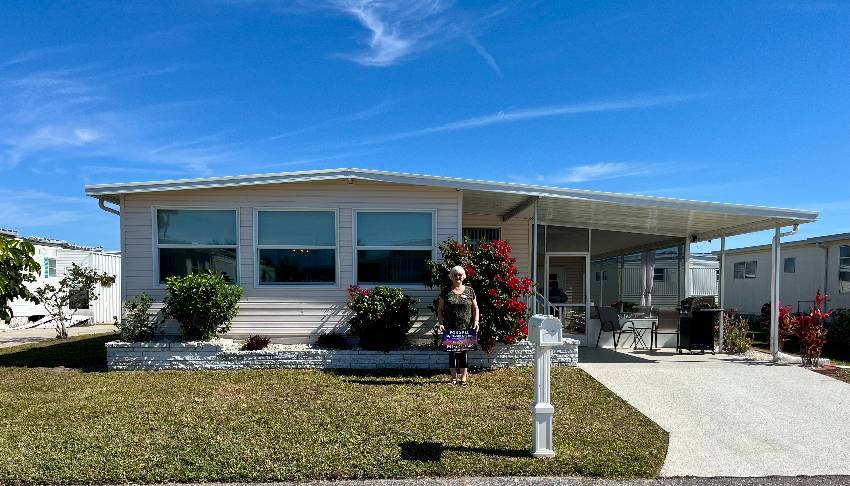 83 Azalea St a Venice, FL Mobile or Manufactured Home for Sale