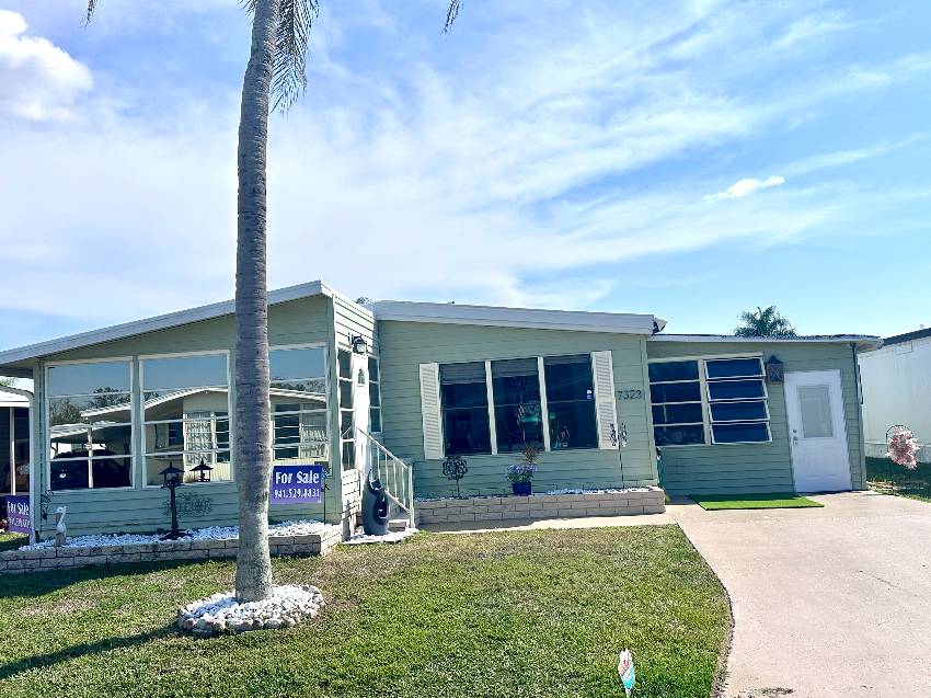 7323 Queens Way a Ellenton, FL Mobile or Manufactured Home for Sale