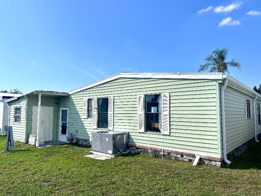 7323 Queens Way a Ellenton, FL Mobile or Manufactured Home for Sale