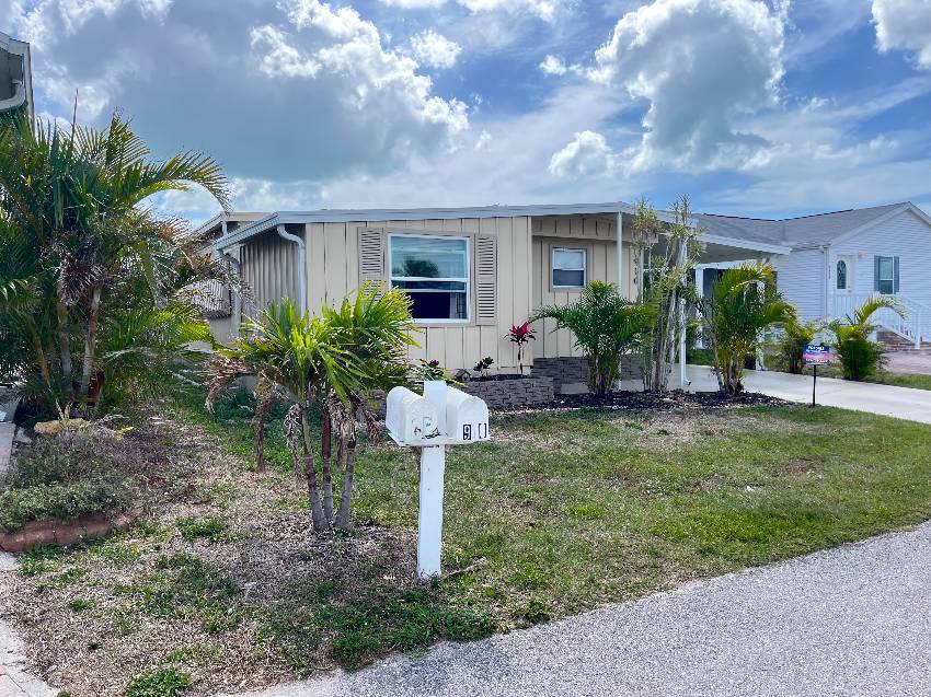 910 Cayman a Venice, FL Mobile or Manufactured Home for Sale