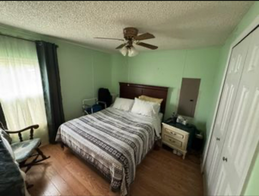 327 Crestwood Dr a Mulberry, FL Mobile or Manufactured Home for Sale