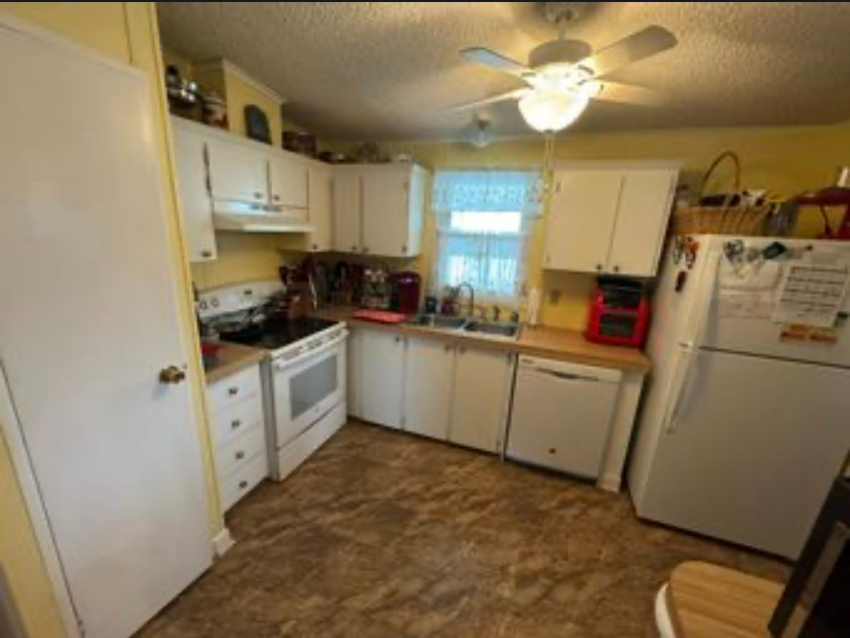 327 Crestwood Dr a Mulberry, FL Mobile or Manufactured Home for Sale