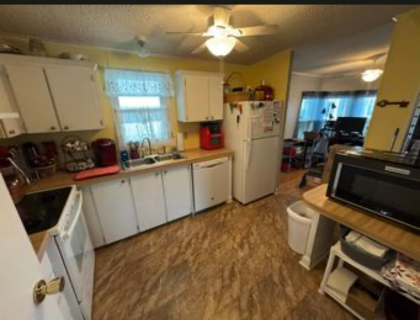327 Crestwood Dr a Mulberry, FL Mobile or Manufactured Home for Sale