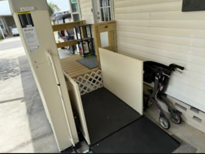 327 Crestwood Dr a Mulberry, FL Mobile or Manufactured Home for Sale