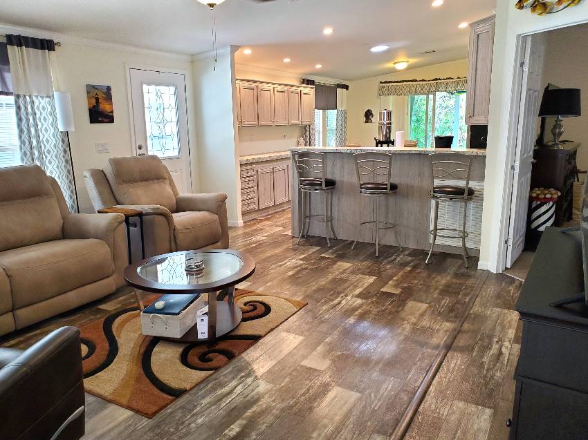 10664 S Sterlingshire Terrace a Homosassa, FL Mobile or Manufactured Home for Sale