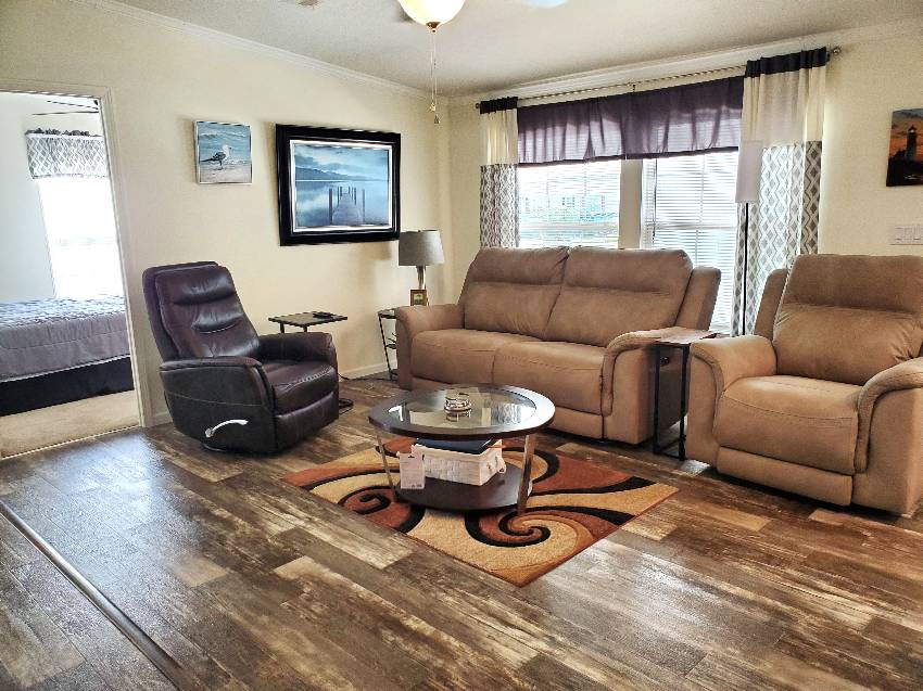 10664 S Sterlingshire Terrace a Homosassa, FL Mobile or Manufactured Home for Sale