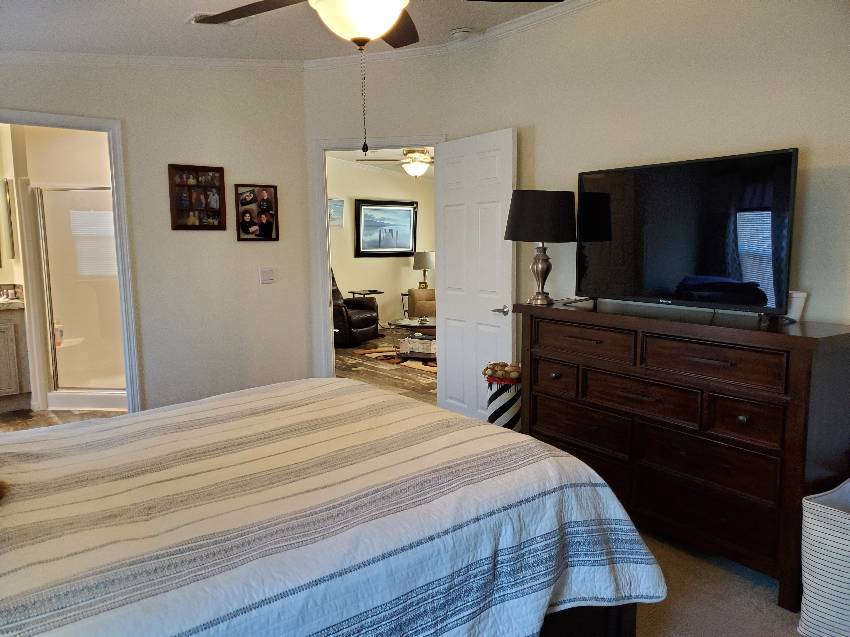 10664 S Sterlingshire Terrace a Homosassa, FL Mobile or Manufactured Home for Sale