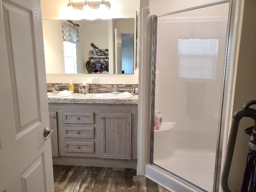 10664 S Sterlingshire Terrace a Homosassa, FL Mobile or Manufactured Home for Sale