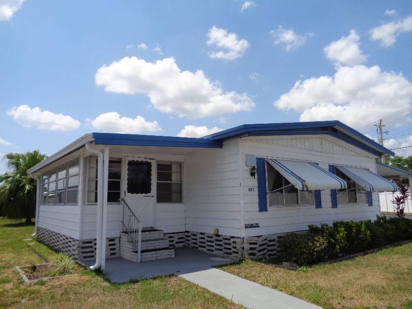 982 Hill Colony Cir a Lakeland, FL Mobile or Manufactured Home for Sale