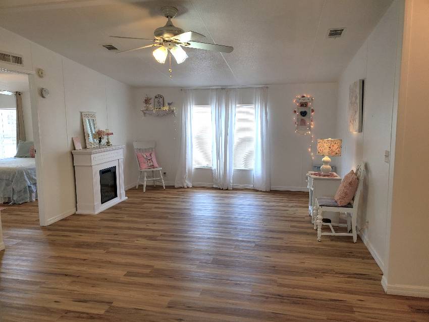 10456 S Little Hampton Terrace a Homosassa, FL Mobile or Manufactured Home for Sale