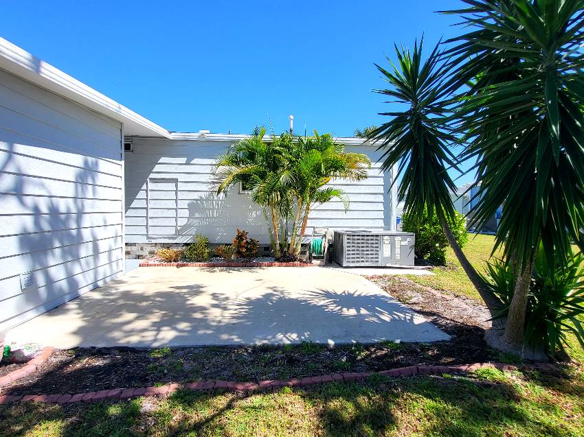 5675 Halifax Drive a Sarasota, FL Mobile or Manufactured Home for Sale