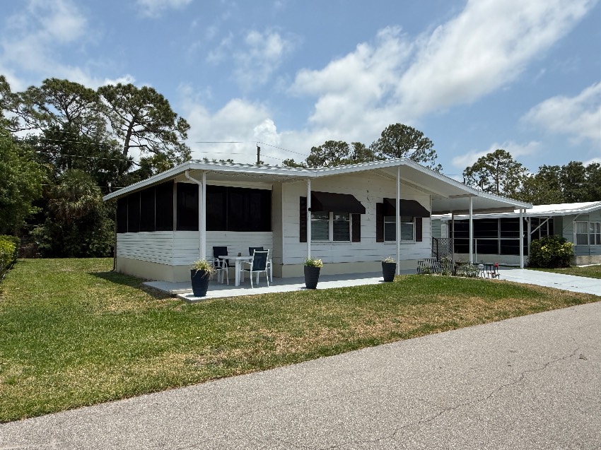 5453 Seven Oaks Dr a Sarasota, FL Mobile or Manufactured Home for Sale