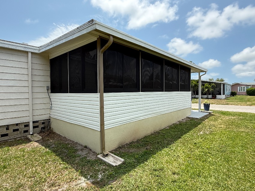 5453 Seven Oaks Dr a Sarasota, FL Mobile or Manufactured Home for Sale