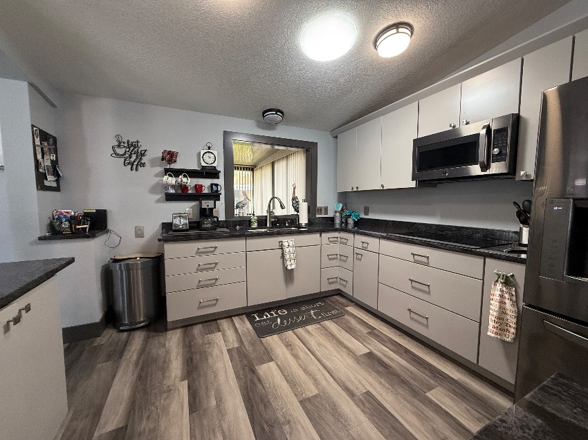 5453 Seven Oaks Dr a Sarasota, FL Mobile or Manufactured Home for Sale