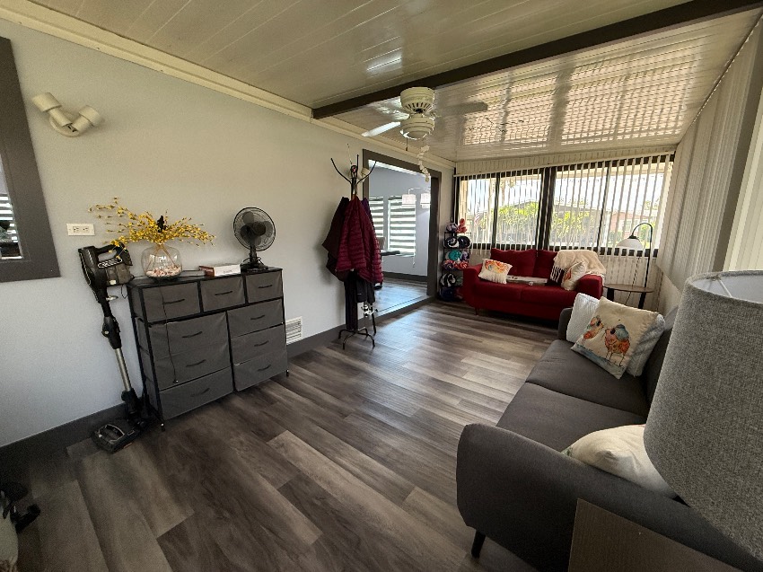 5453 Seven Oaks Dr a Sarasota, FL Mobile or Manufactured Home for Sale