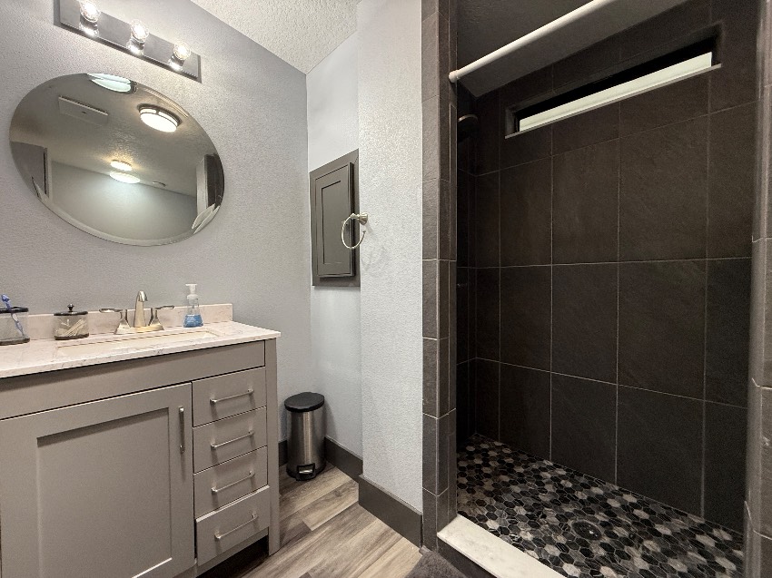 5453 Seven Oaks Dr a Sarasota, FL Mobile or Manufactured Home for Sale