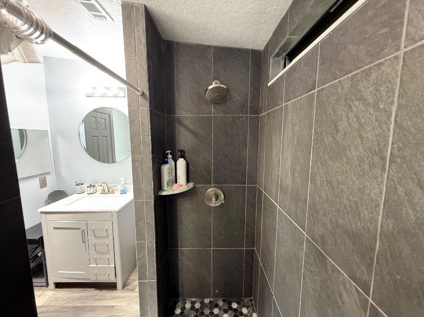 5453 Seven Oaks Dr a Sarasota, FL Mobile or Manufactured Home for Sale