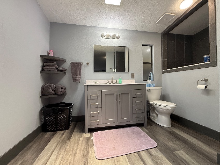 5453 Seven Oaks Dr a Sarasota, FL Mobile or Manufactured Home for Sale