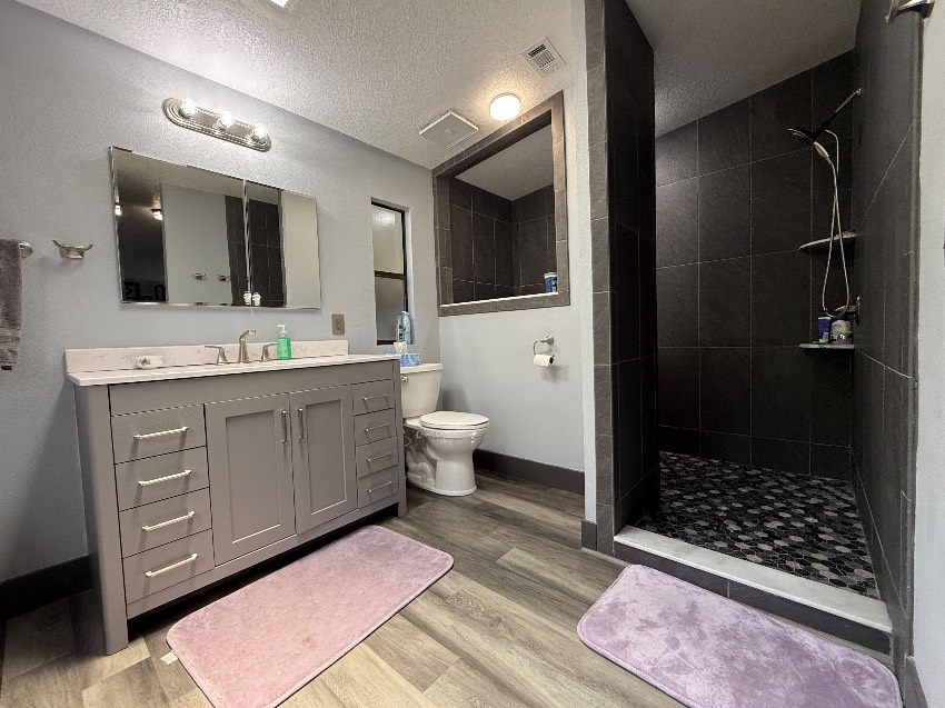 5453 Seven Oaks Dr a Sarasota, FL Mobile or Manufactured Home for Sale