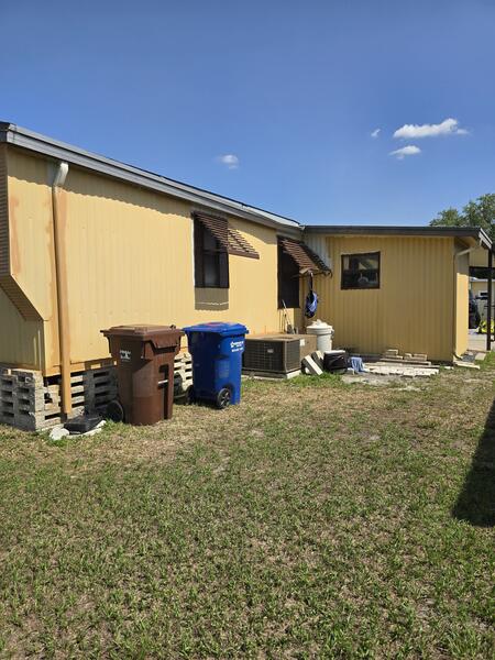 256 Five Iron Drive a Mulberry, FL Mobile or Manufactured Home for Sale