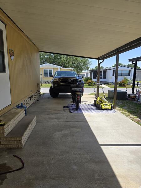 256 Five Iron Drive a Mulberry, FL Mobile or Manufactured Home for Sale