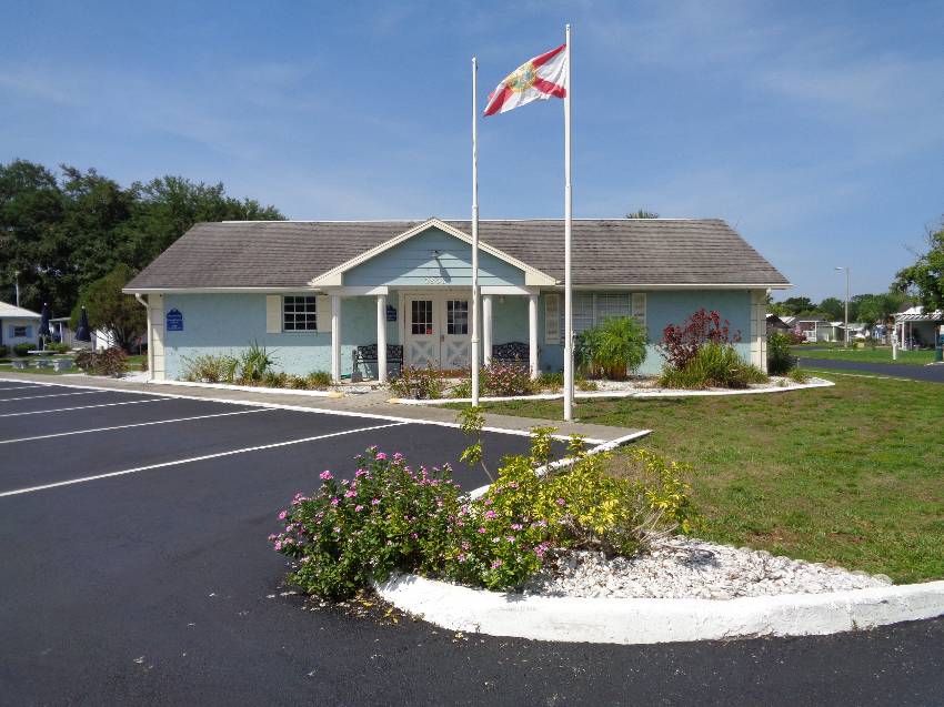 291 Queen Mary Loop a Lakeland, FL Mobile or Manufactured Home for Sale