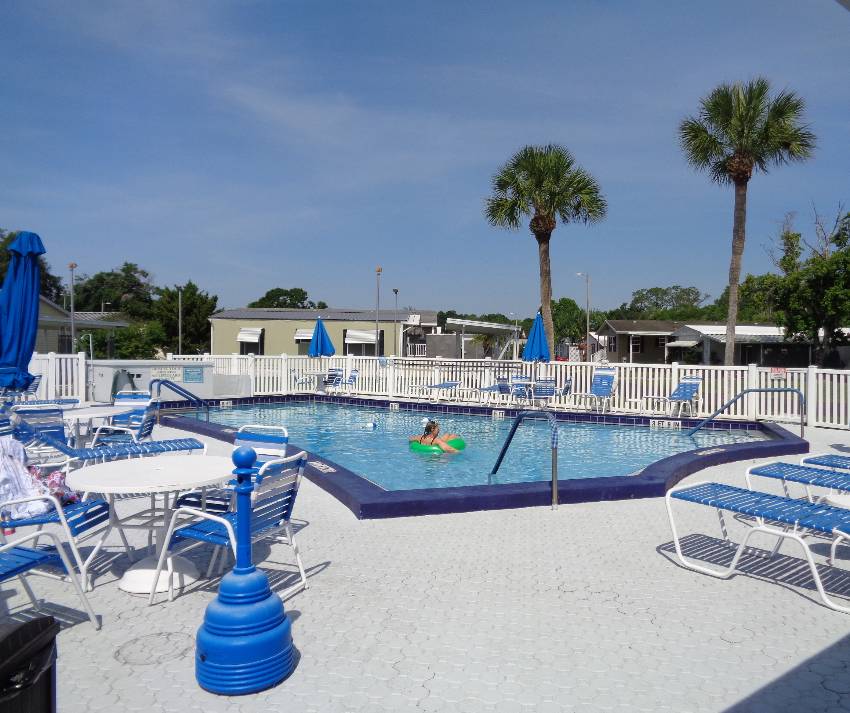 291 Queen Mary Loop a Lakeland, FL Mobile or Manufactured Home for Sale