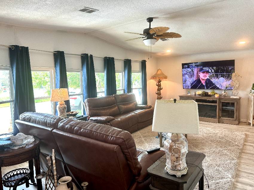 4330 Lake View Dr N a Ellenton, FL Mobile or Manufactured Home for Sale