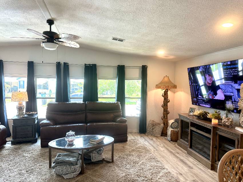 4330 Lake View Dr N a Ellenton, FL Mobile or Manufactured Home for Sale