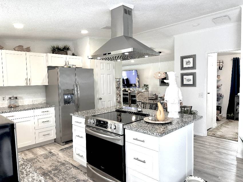 4330 Lake View Dr N a Ellenton, FL Mobile or Manufactured Home for Sale