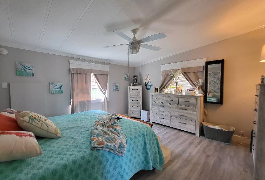 5628 Stonehaven Lane a Sarasota, FL Mobile or Manufactured Home for Sale