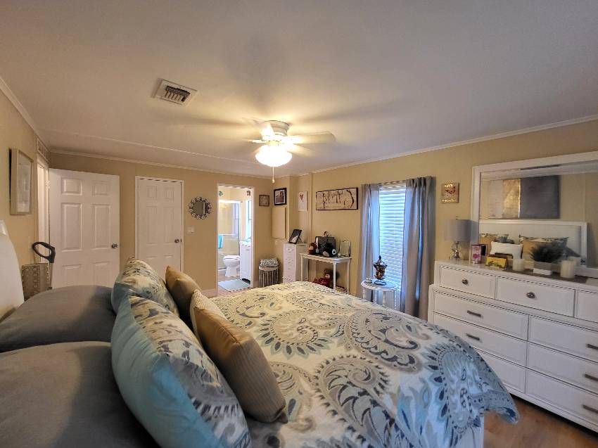 5330 Sudbury Place a Sarasota, FL Mobile or Manufactured Home for Sale
