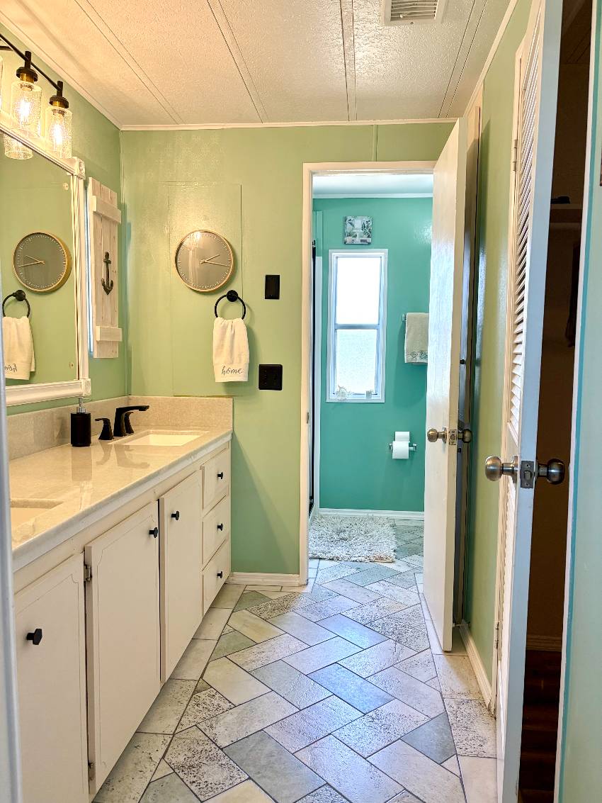 420 Zacapa a Venice, FL Mobile or Manufactured Home for Sale